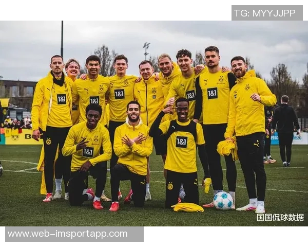 多特蒙德发布新海报展示施洛特贝克阿德耶米与格里马尔多精彩瞬间